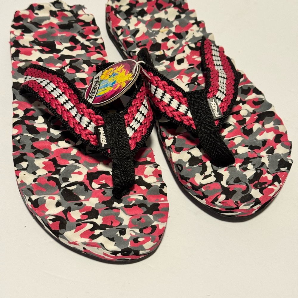 Frisxy Flip Flops Women's 8 Camo Black Pink White Slide-On Sandals NEW